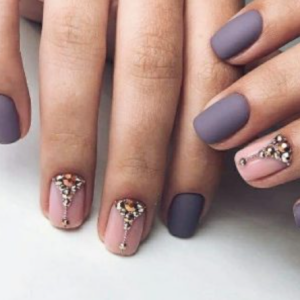 Nail art course